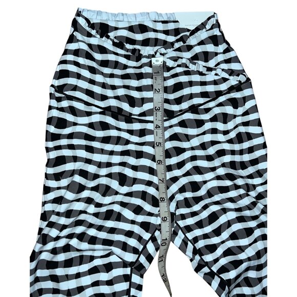 Aerie Offline Real Me Xtra 7/8 Black & White Optical Illusion Leggings Sz Medium - Picture 16 of 16